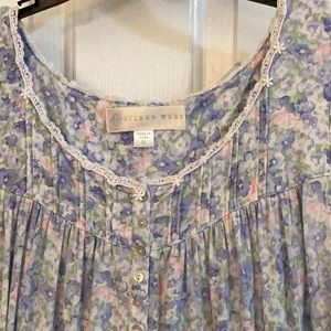 Eileen West nightgown , medium